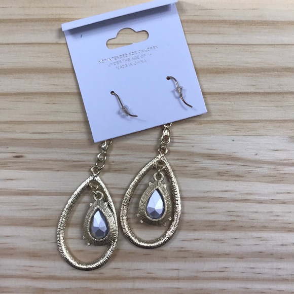 Beauty’s eye drops earrings - Picture 3 of 3